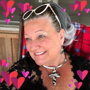 Meet your Posher, Delyne